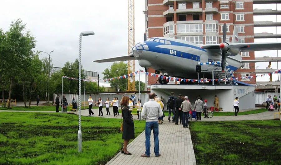 Самолет Ан-8